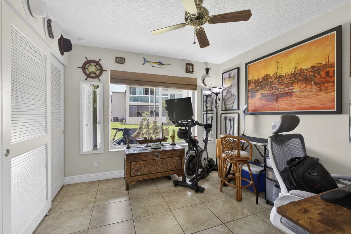 Unit 110 photo 25