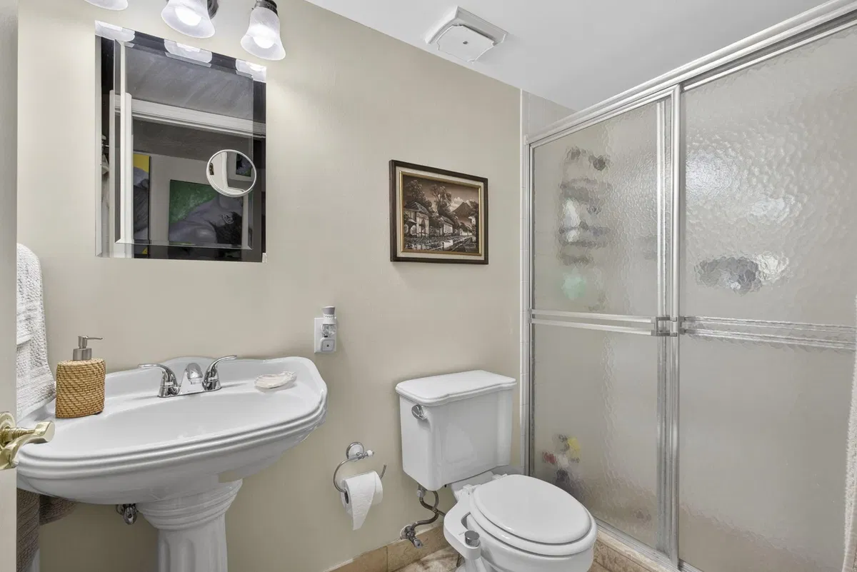 Unit 110 photo 28