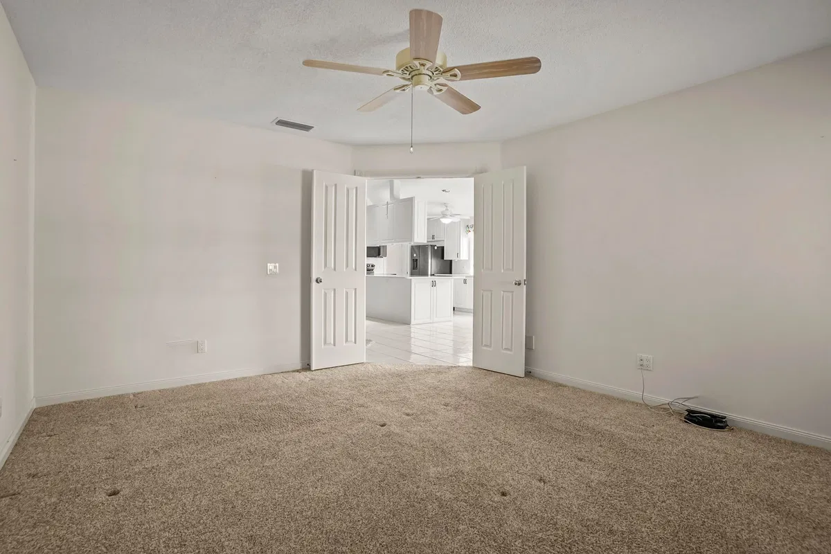 Residence photo 19
