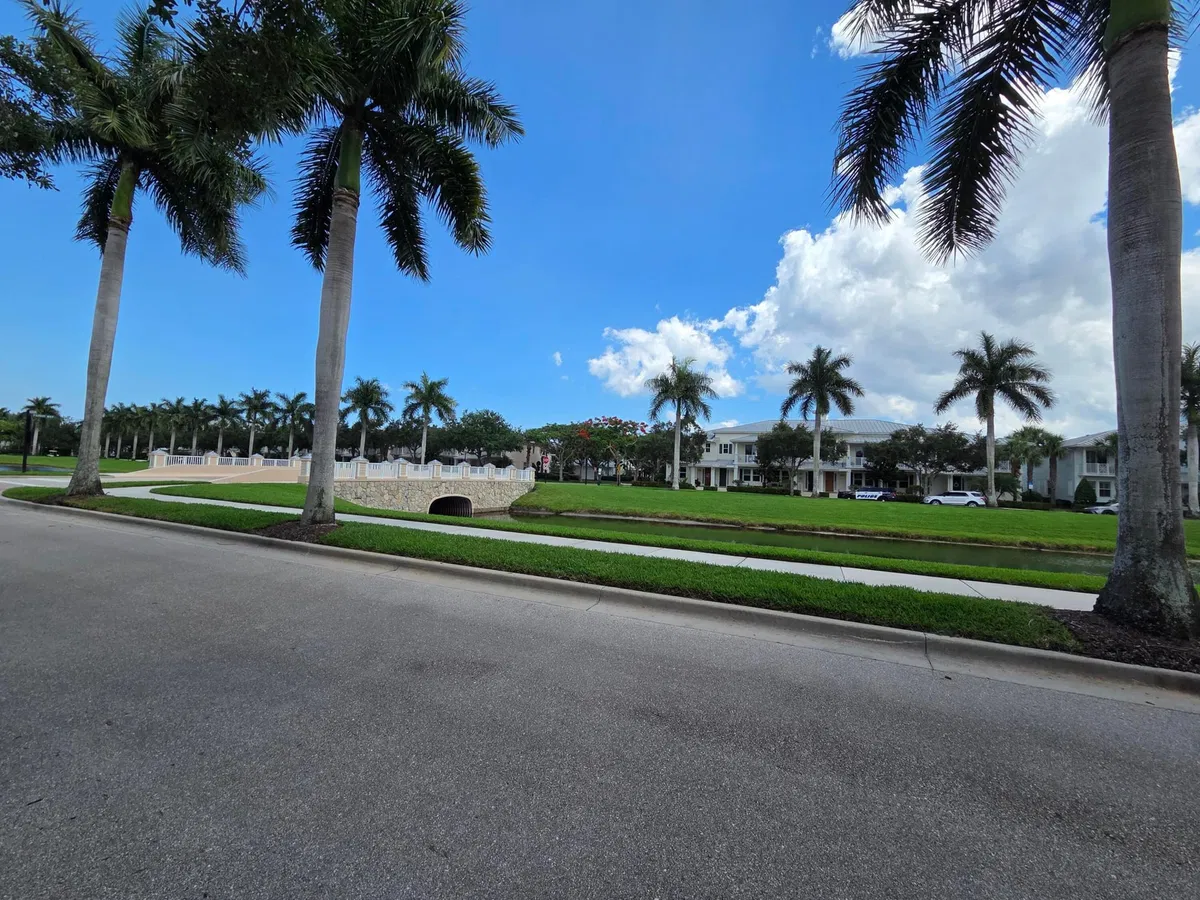 Mallory Creek Abacoa Residence photo 10