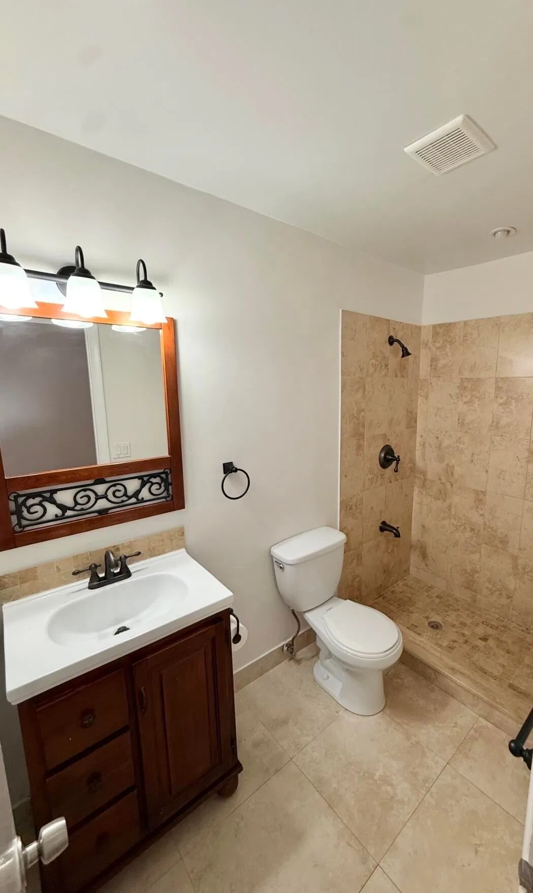 Unit 405 photo 16