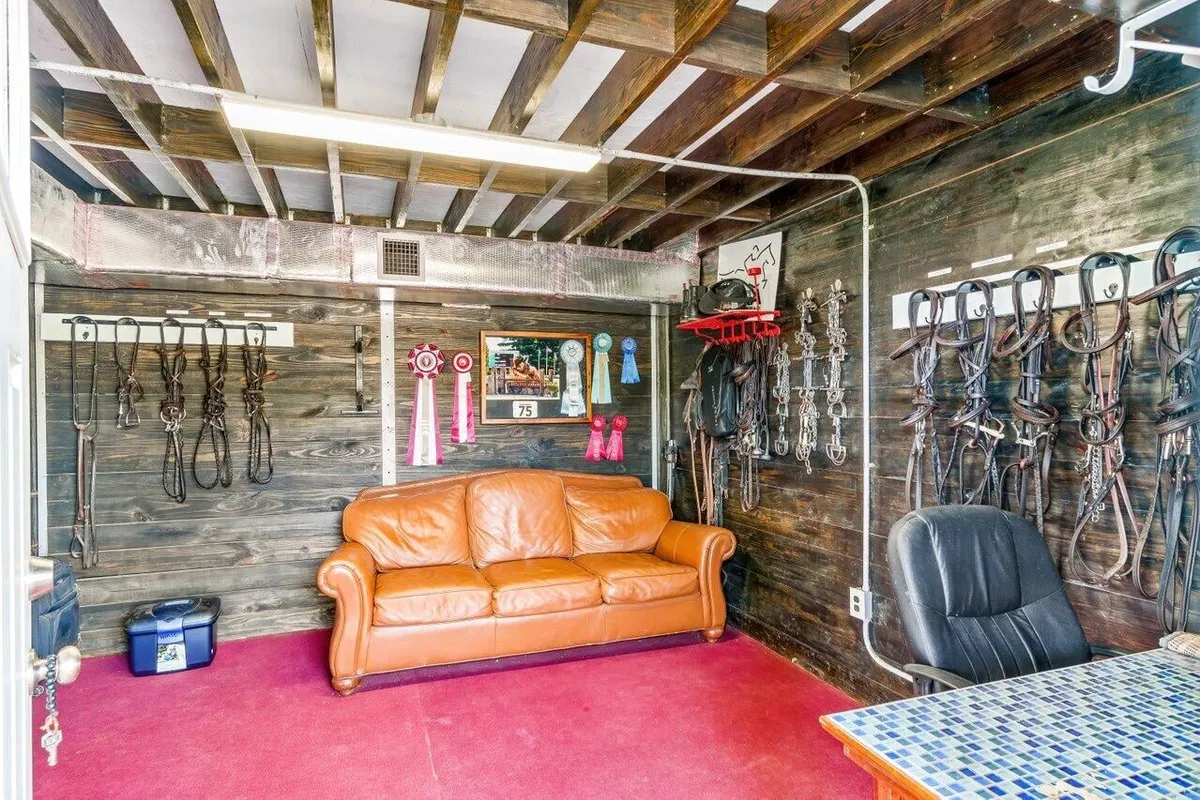Residence photo 61