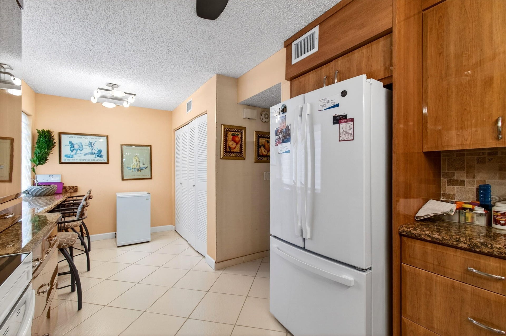 Unit 104 photo 22