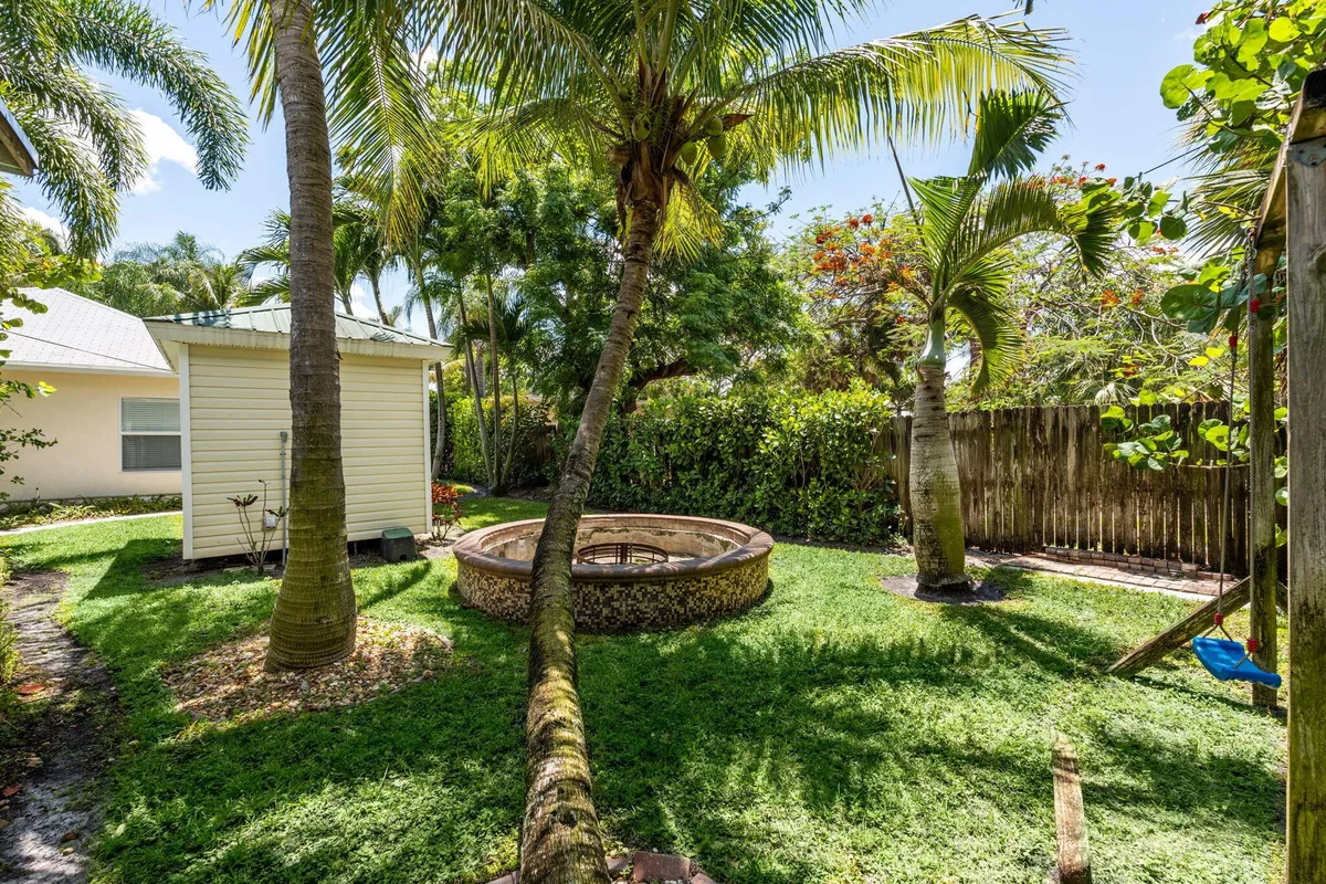Residence photo 61