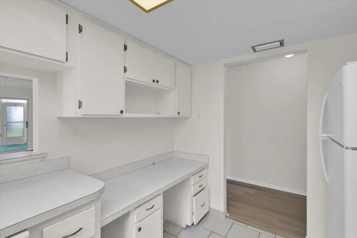 Unit 14-1 photo 13