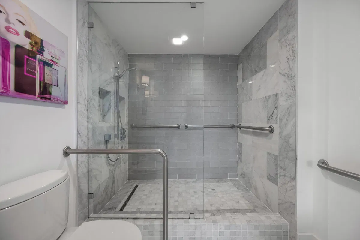 Unit 410 photo 13