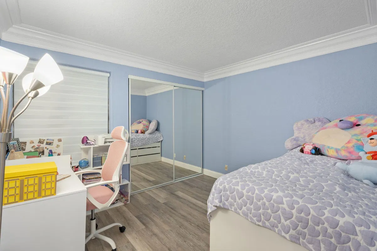 Unit 124 photo 16