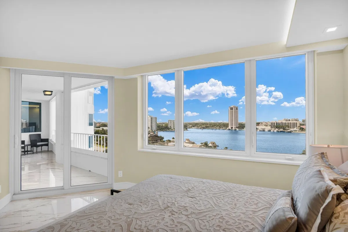 550 S Ocean Boca Unit 1009 photo 16