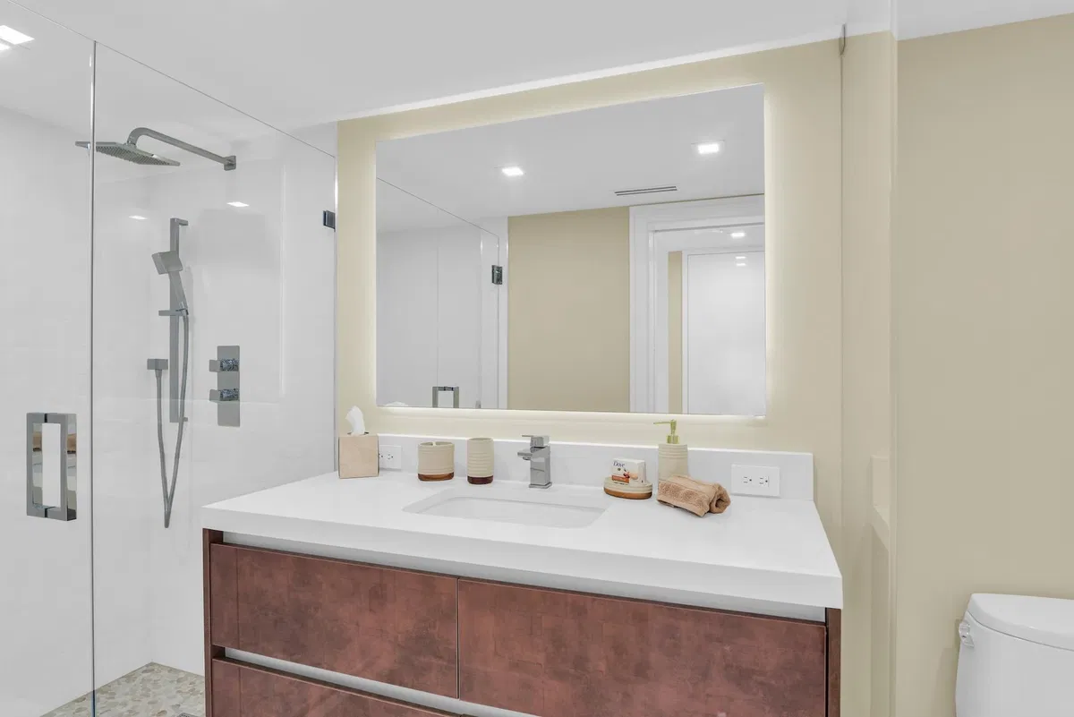 550 S Ocean Boca Unit 1009 photo 22