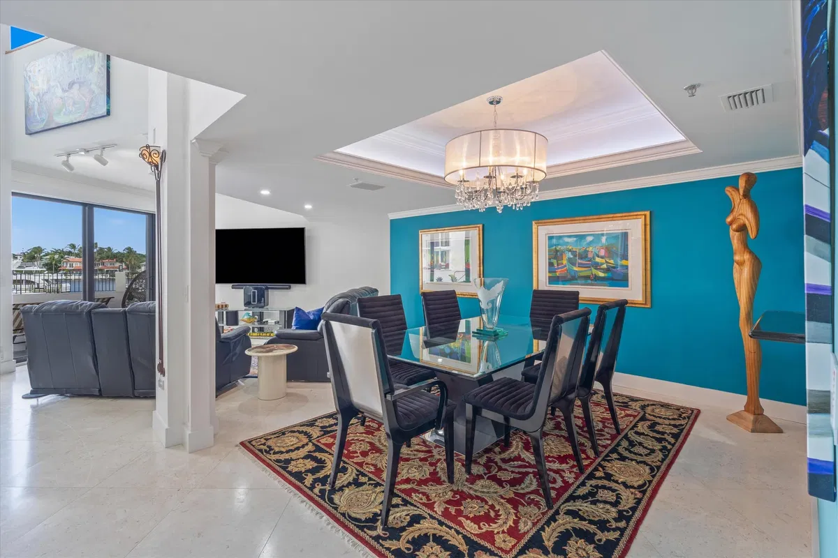 Unit 211 photo 10