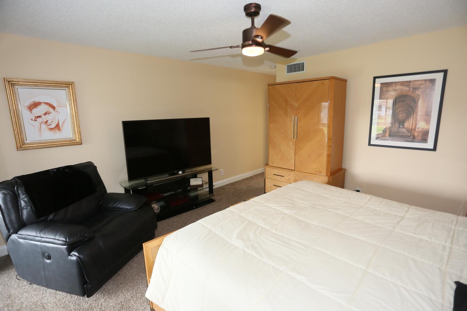  Unit 2050 photo 22