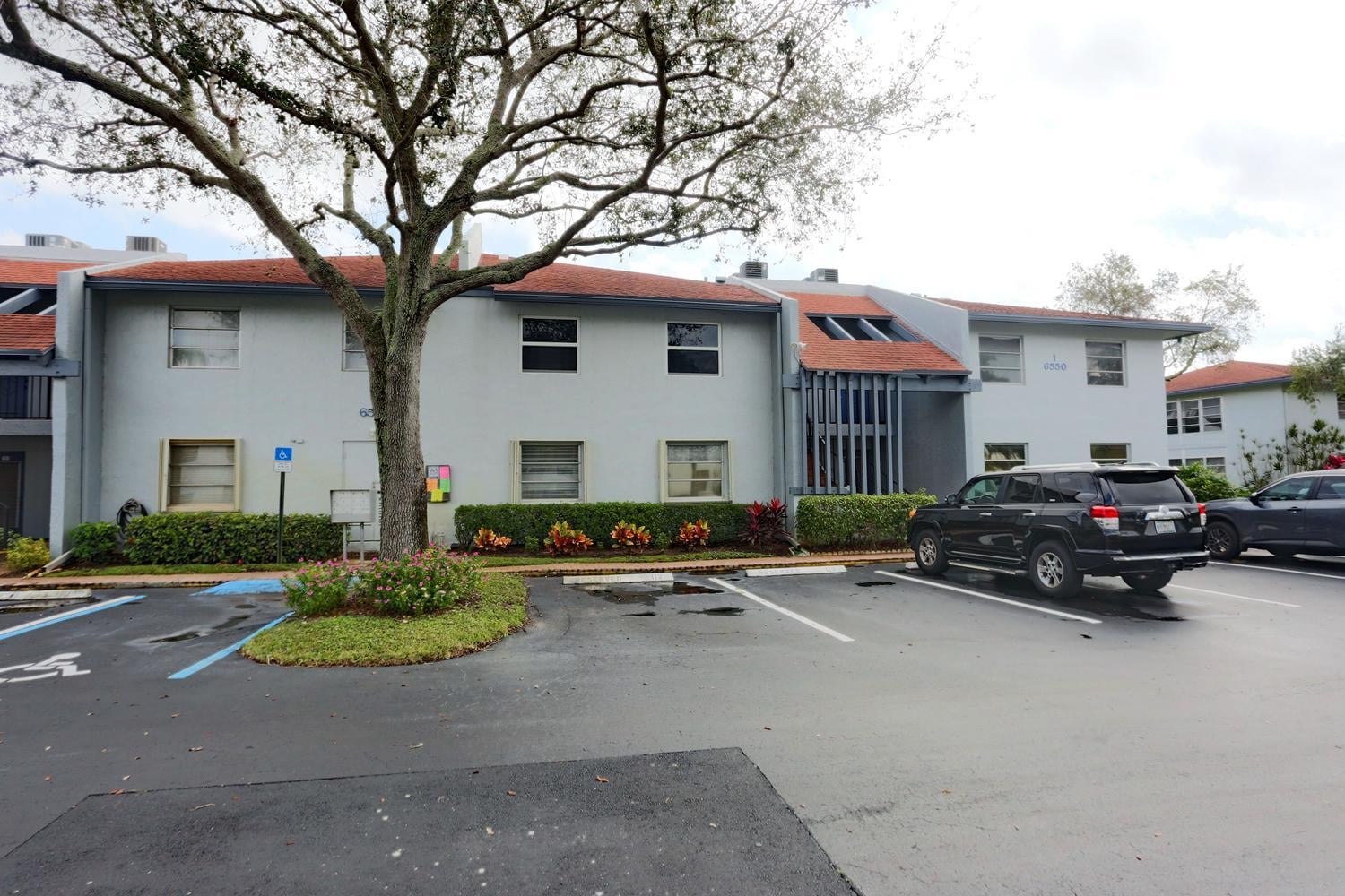  Unit 2050 photo 25