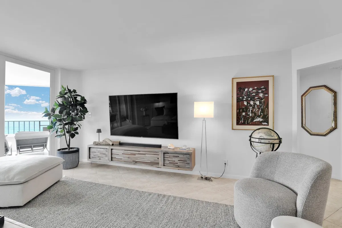 500 S Ocean Boca Unit 2203 photo 7