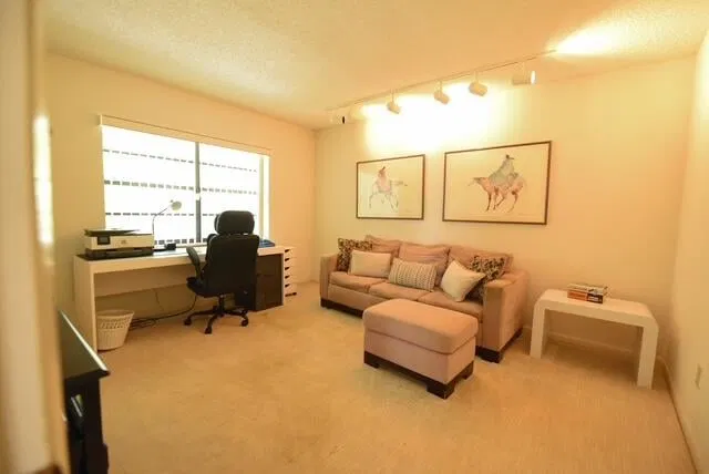  Unit H photo 7