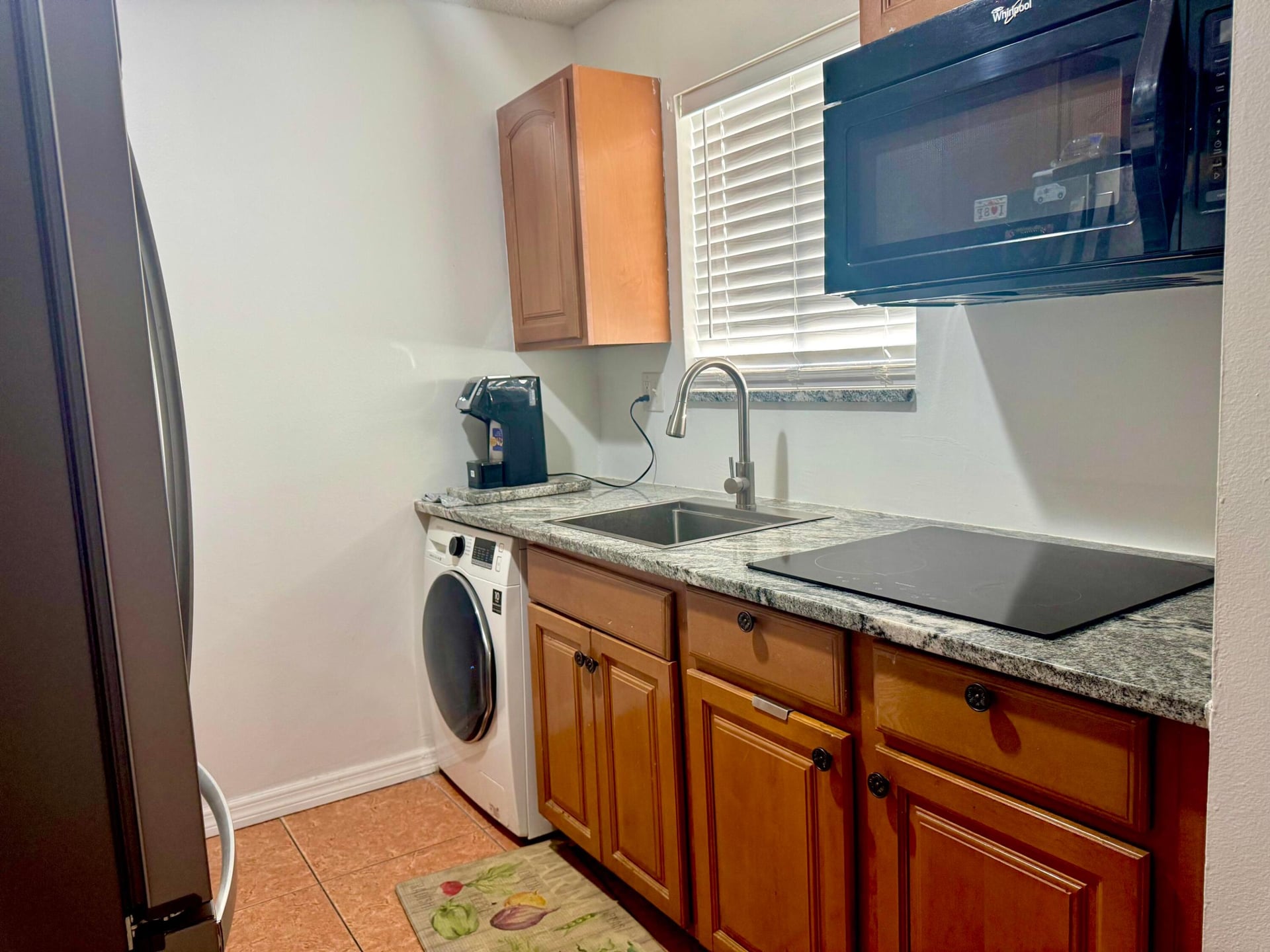 Unit 208 photo 7