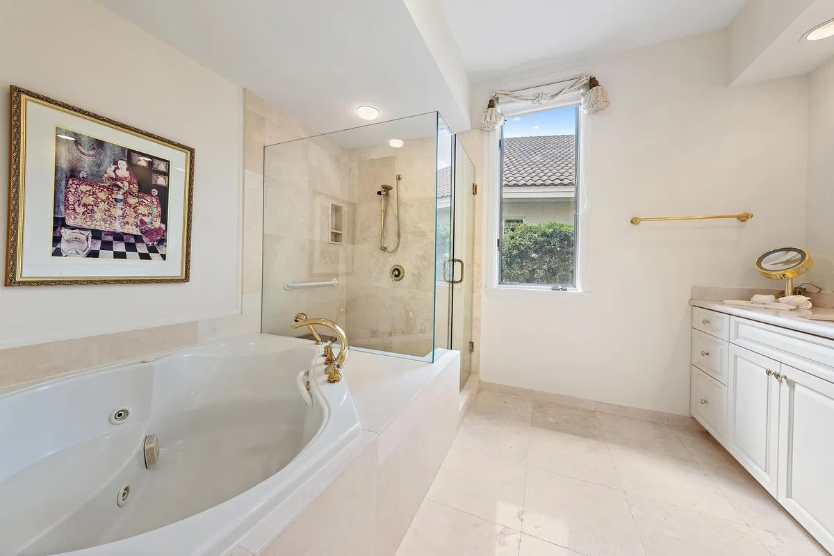 Residence photo 25