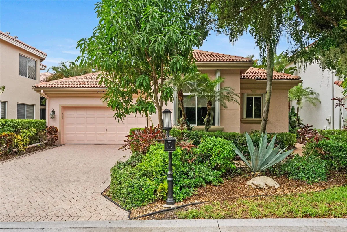Boca Grove Residence