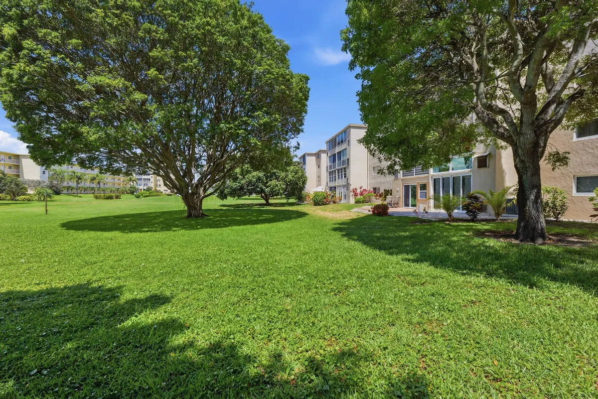 Unit 112 photo 28