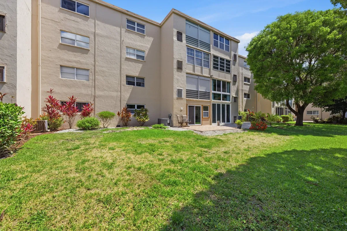 Unit 112 photo 31