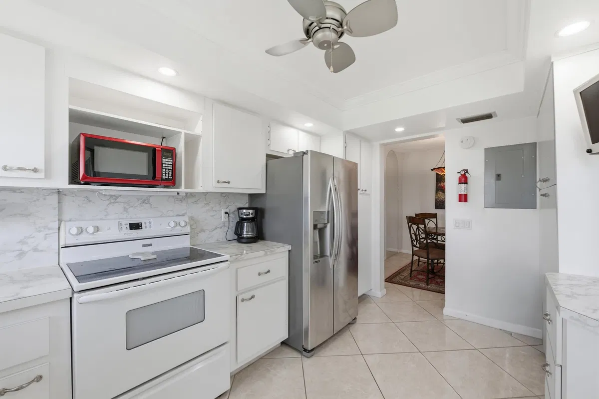 Unit 603 photo 13