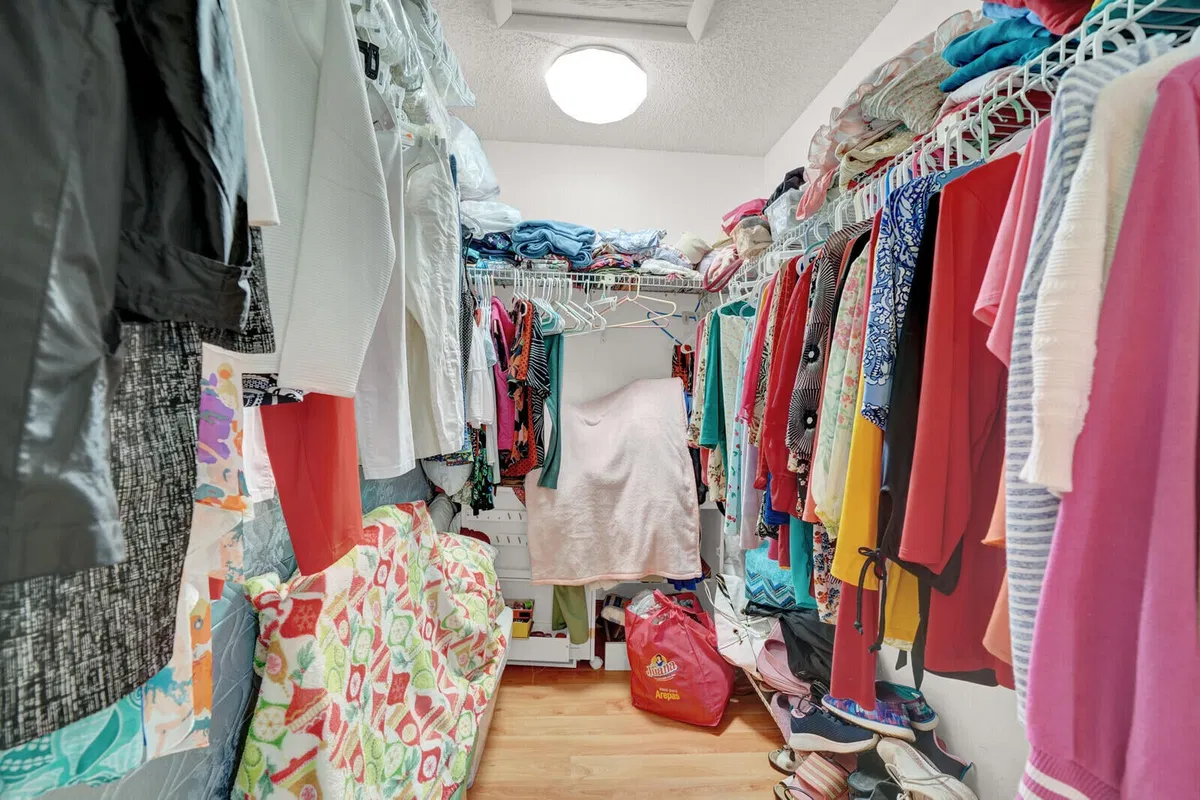 Unit 821 photo 19