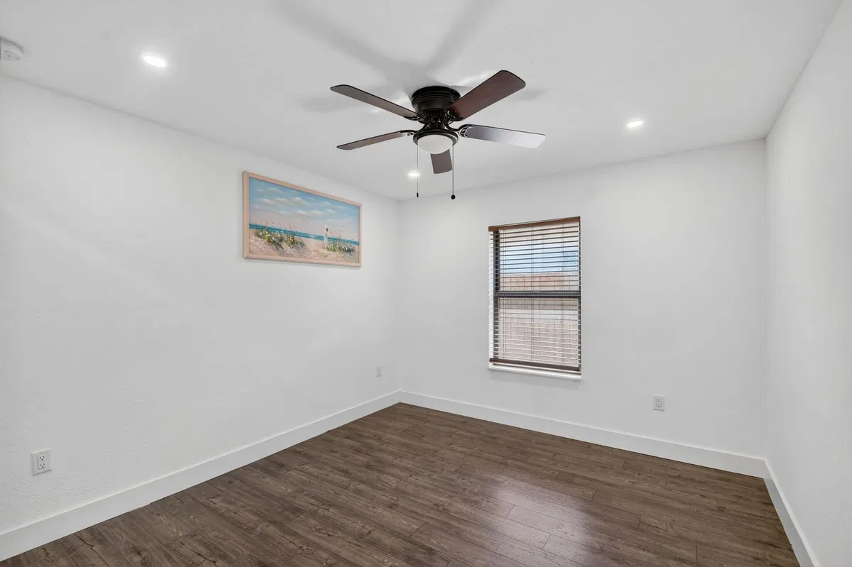 Residence photo 25
