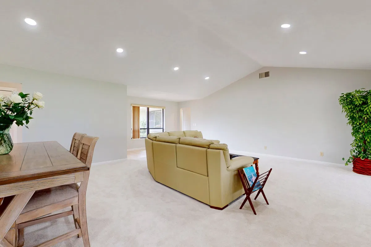 Residence photo 31