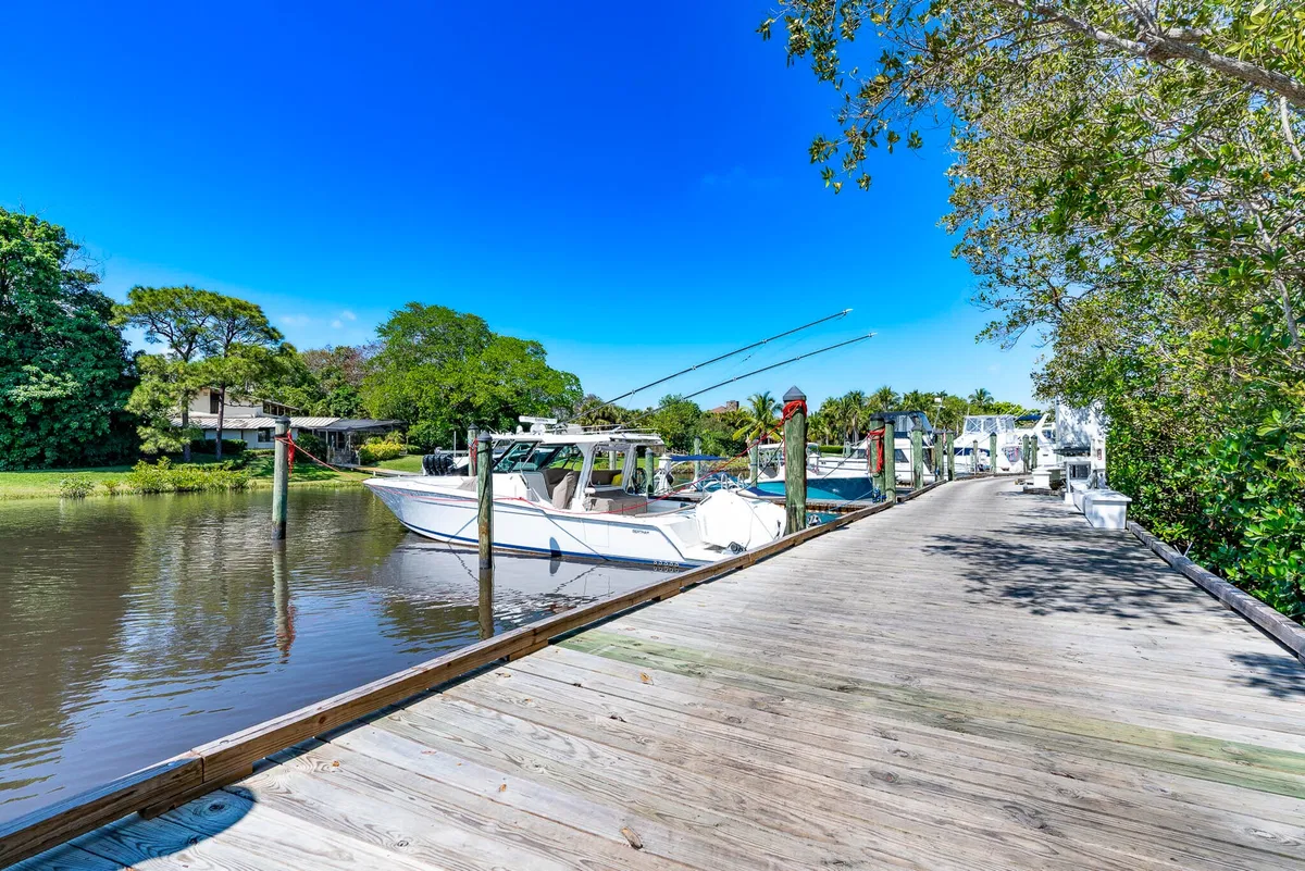 Residence photo 58
