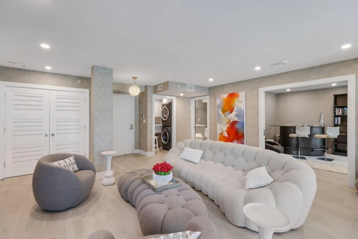 Mizner Court Unit 106 photo 4