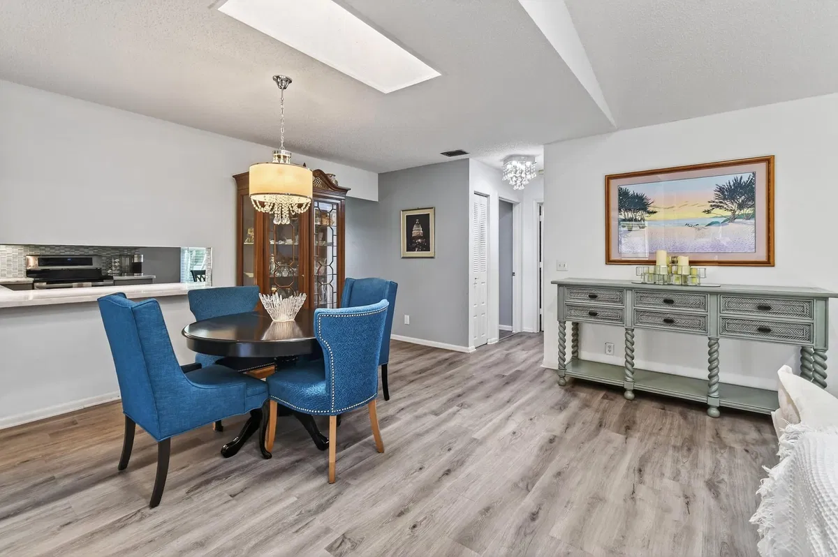 Eastpointe Country Club Residence photo 16