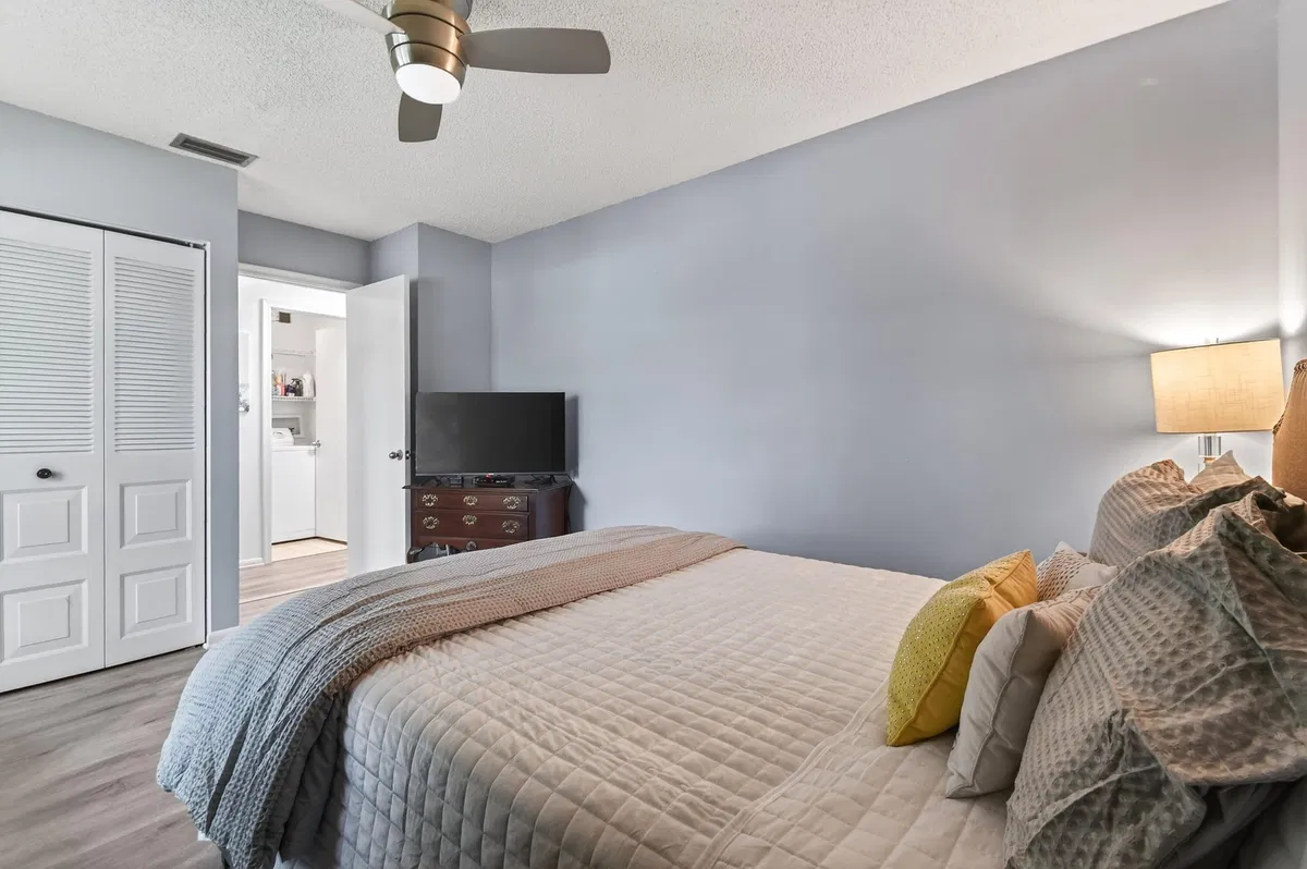 Eastpointe Country Club Residence photo 34