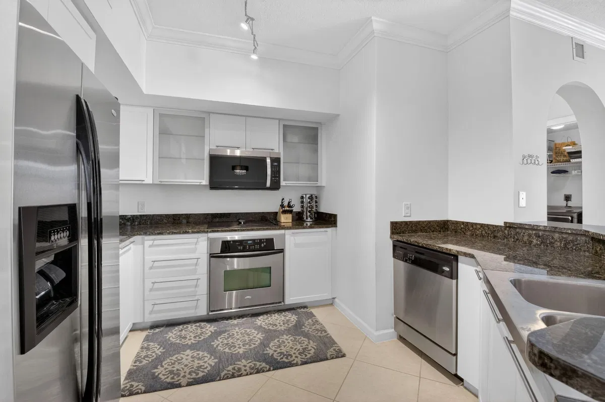 The Astor Residence photo 16