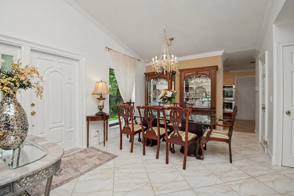 Residence photo 19
