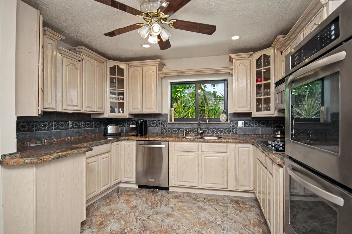 Residence photo 22