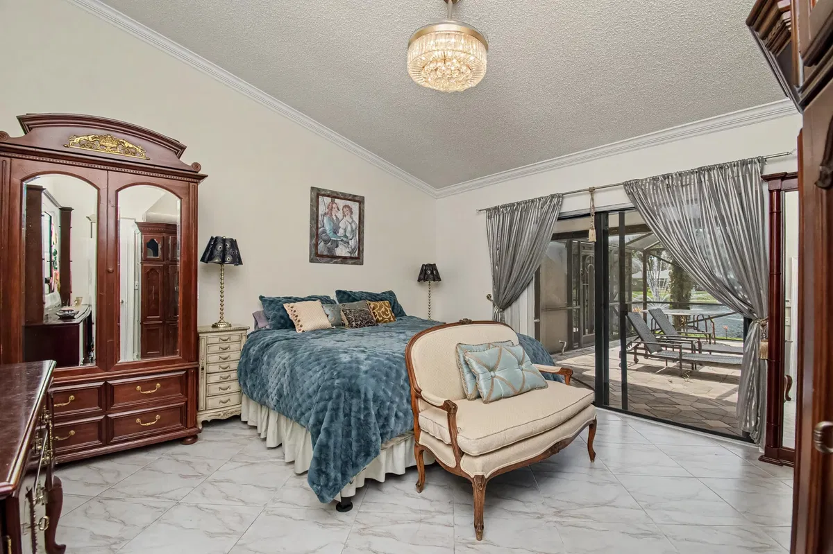 Residence photo 28
