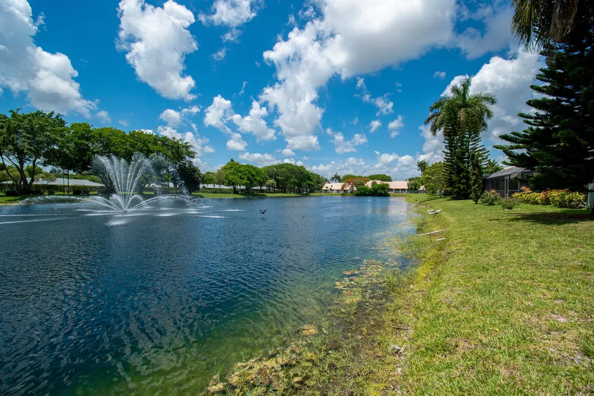 Residence photo 49