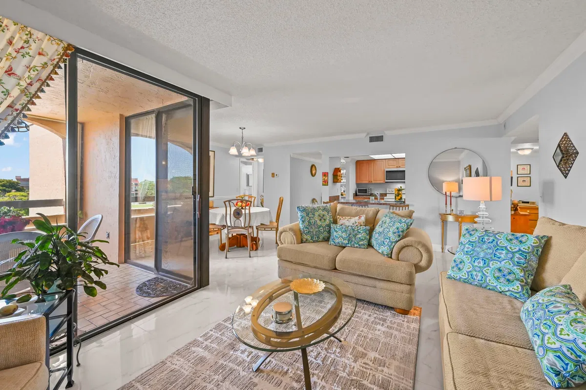 Unit 6509 photo 10