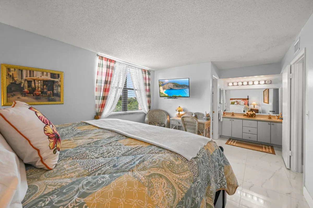 Unit 6509 photo 13