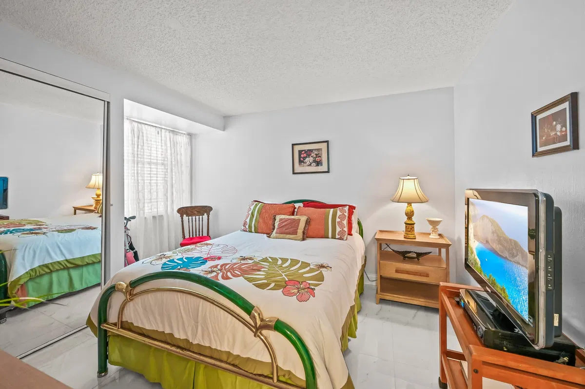 Unit 6509 photo 16