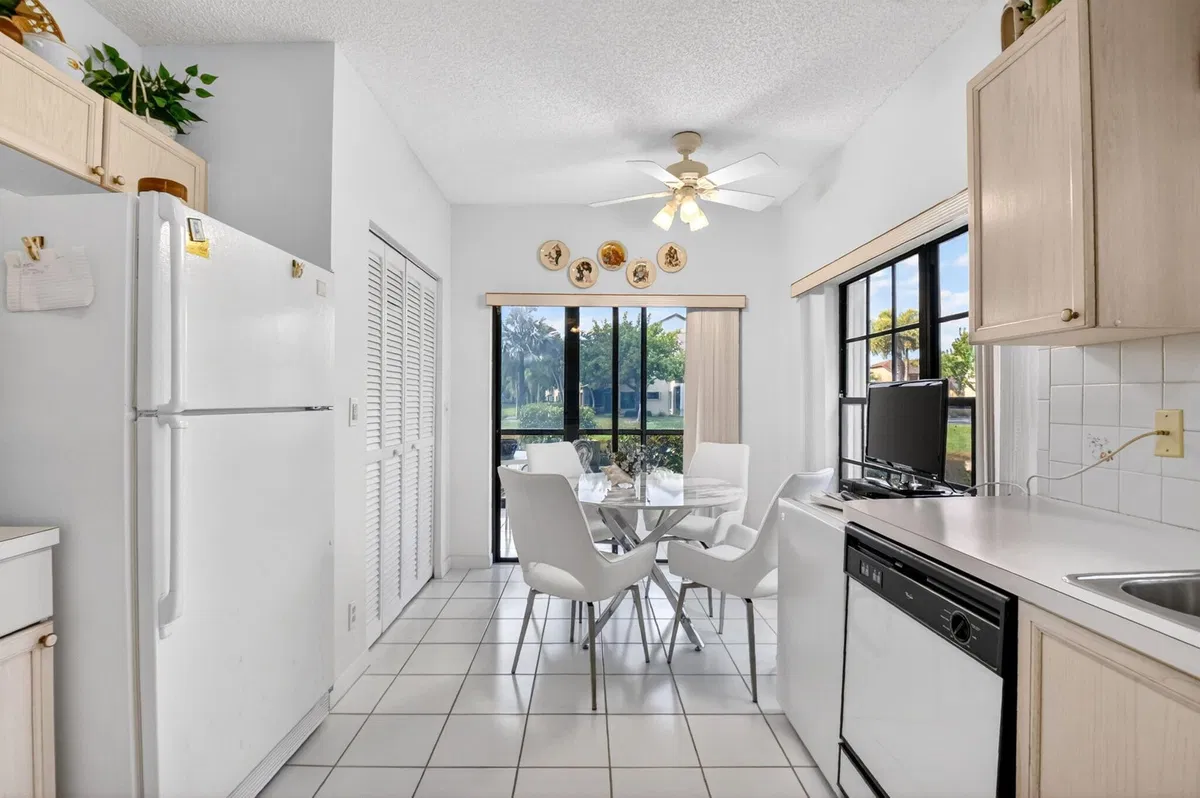Residence photo 19