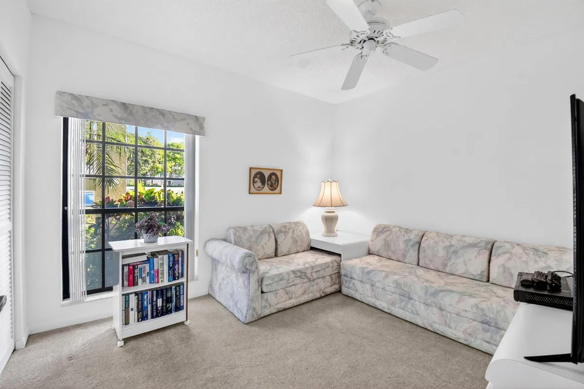 Residence photo 37