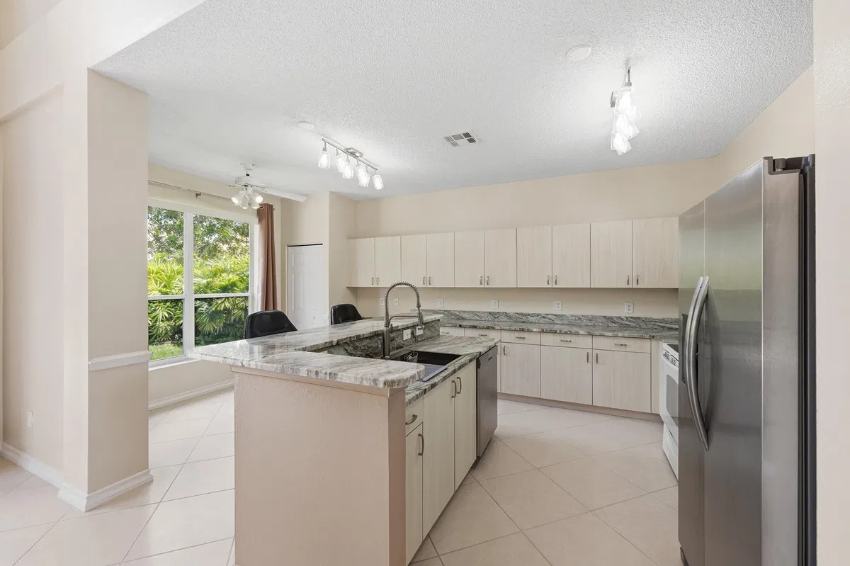  Residence photo 16