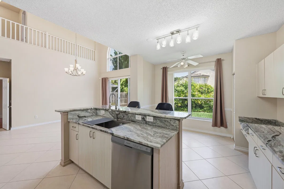  Residence photo 19