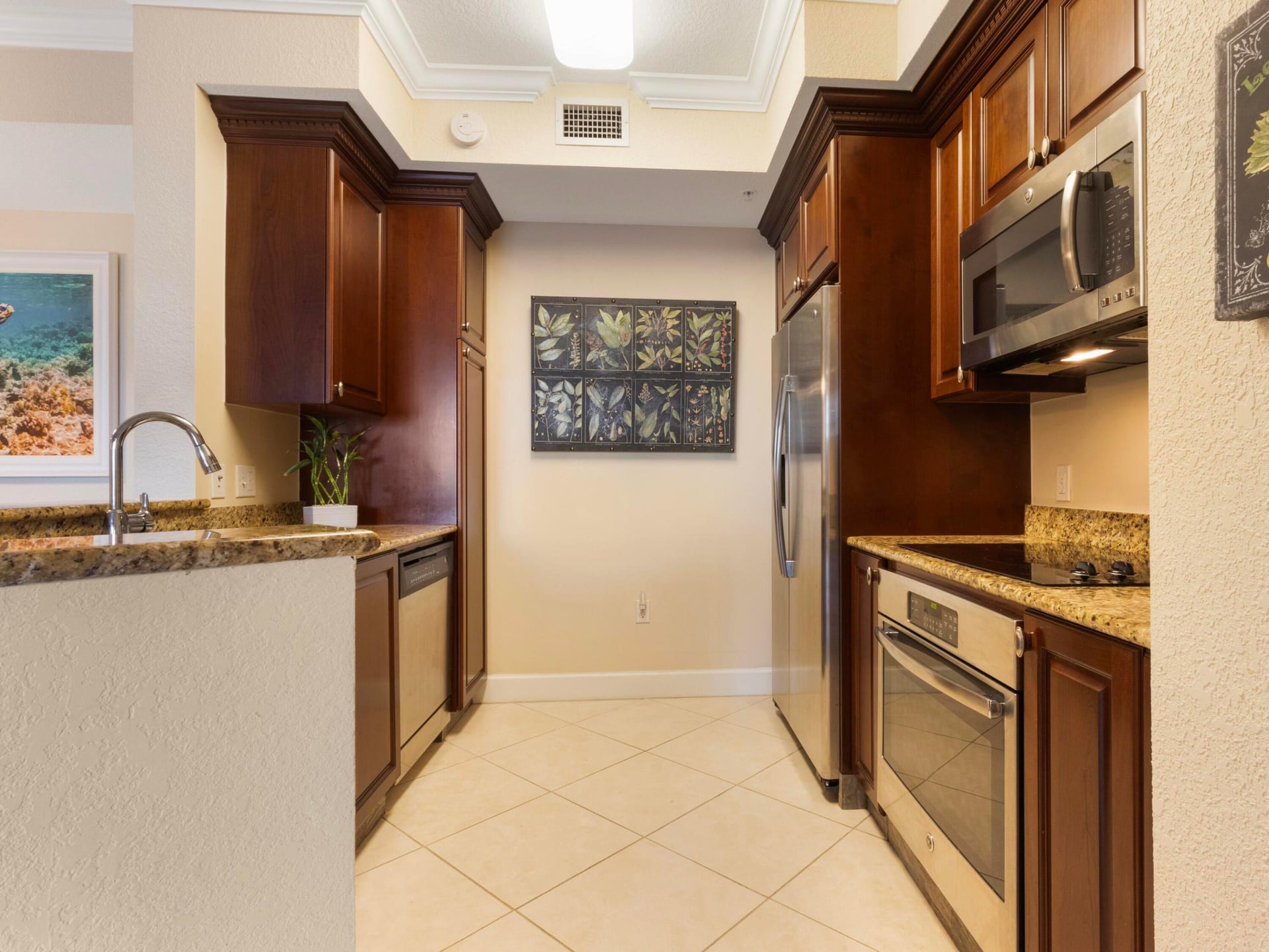 Renaissance Commons II Unit 1412 photo 4