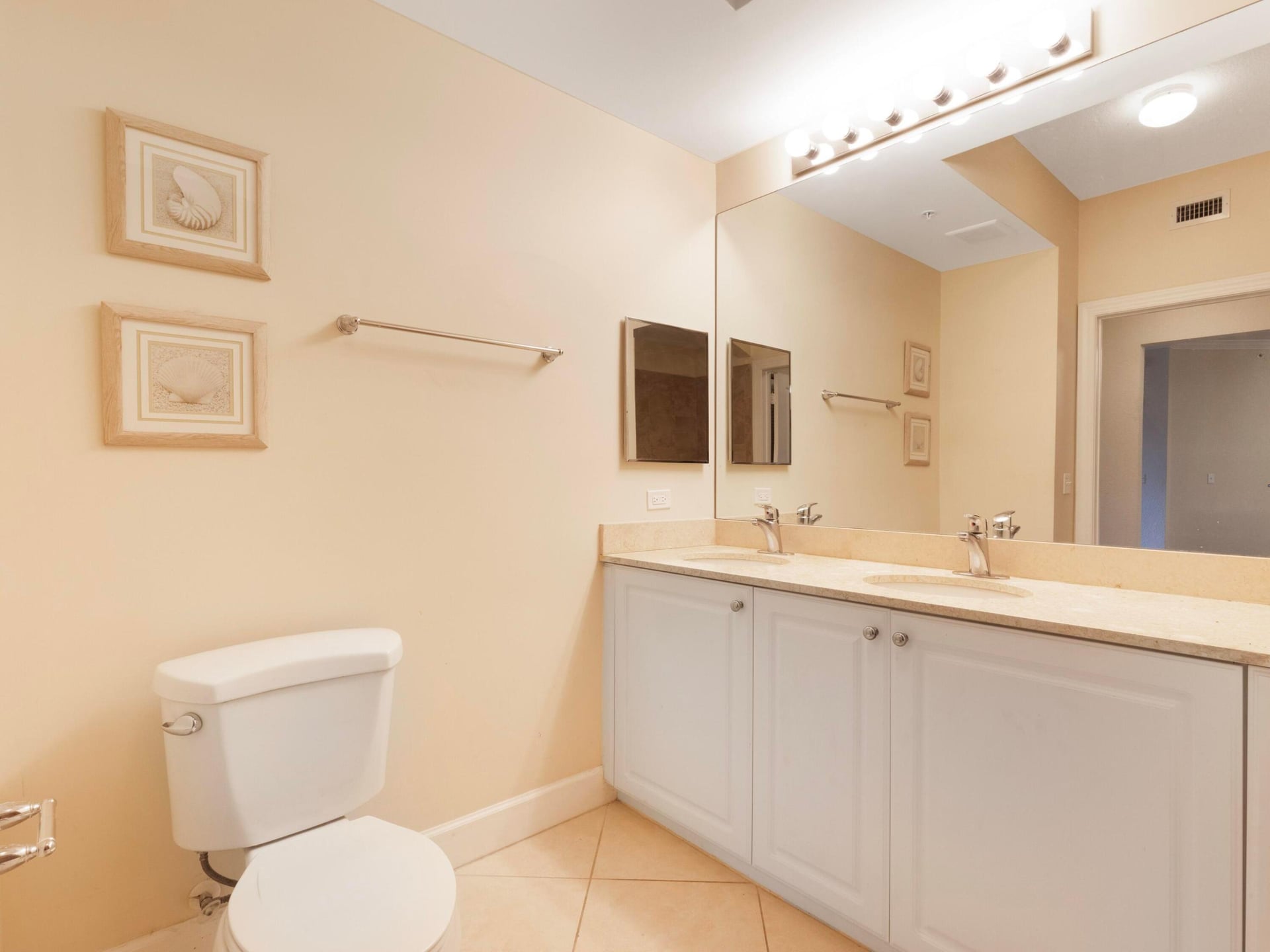 Renaissance Commons II Unit 1412 photo 16