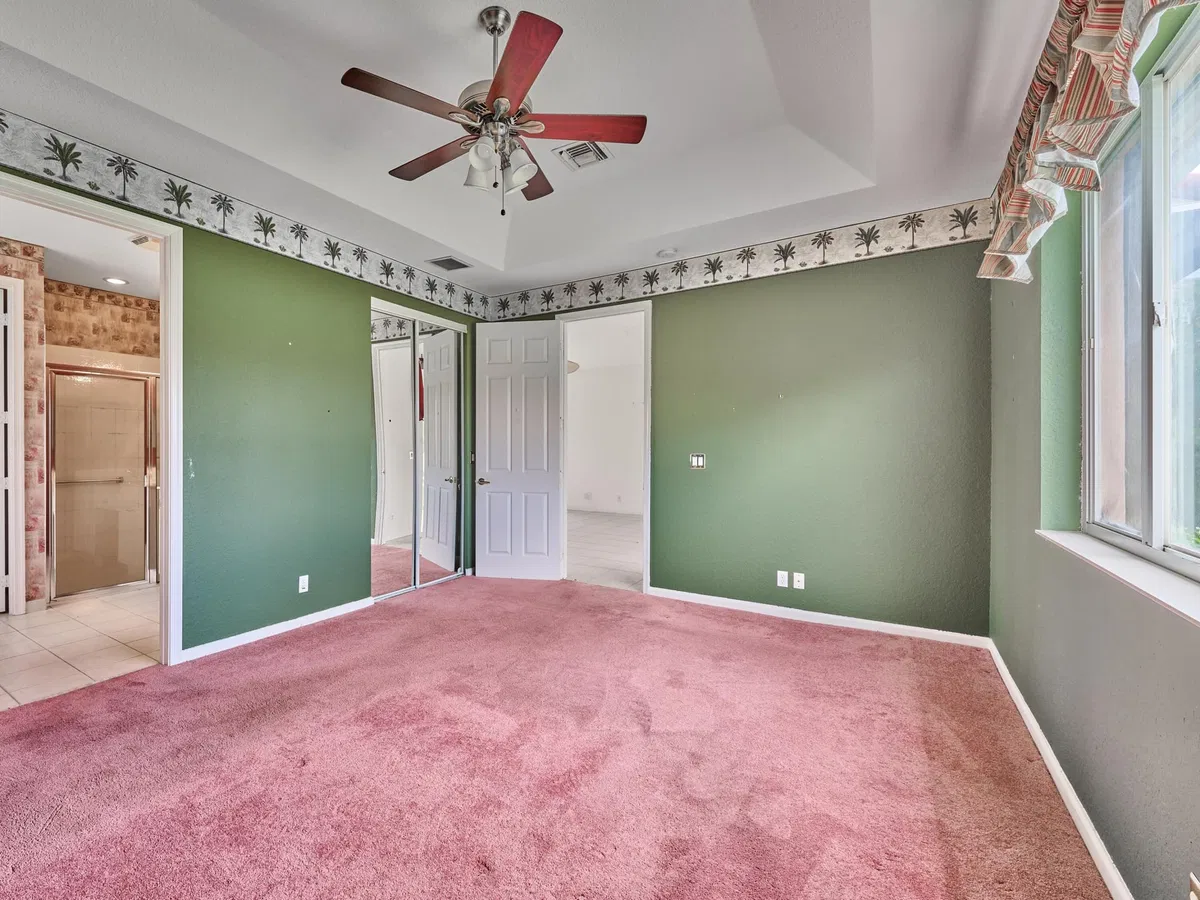 Residence photo 49