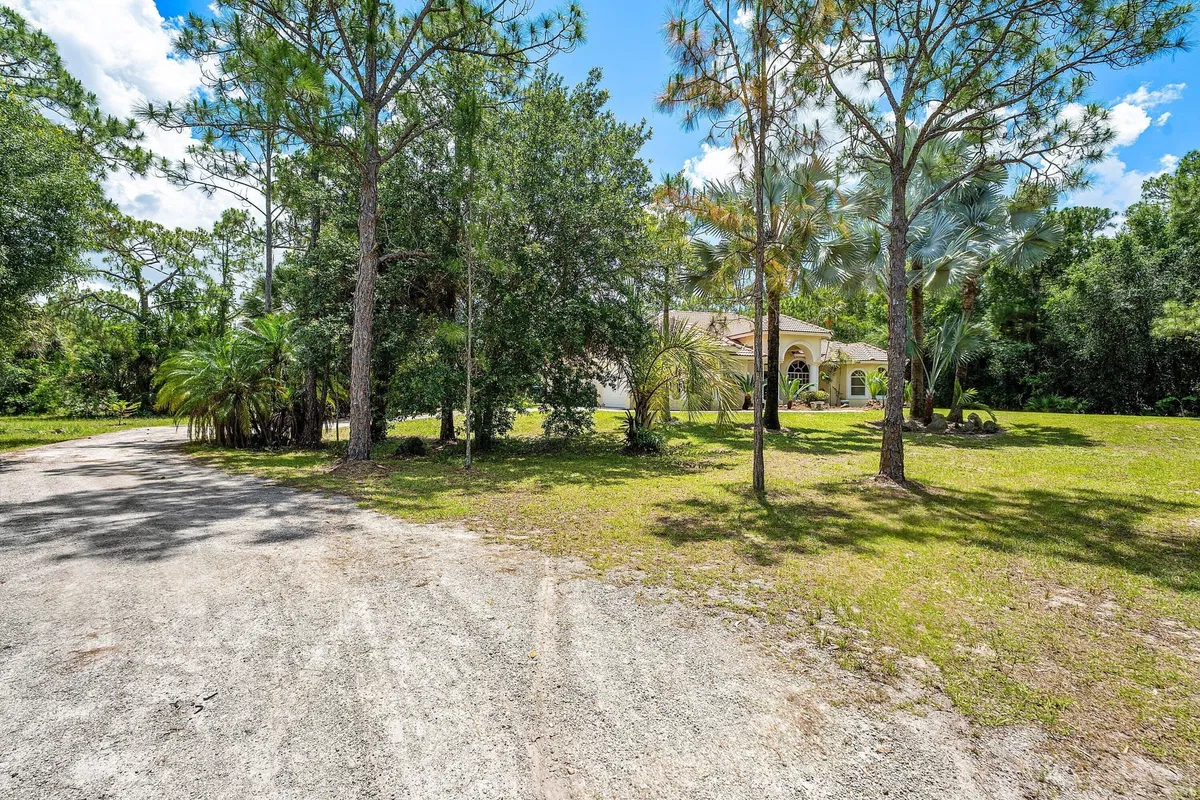 Residence photo 43