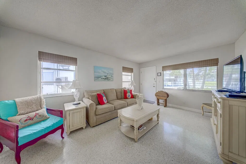 Singer Island Unit 109 photo 4