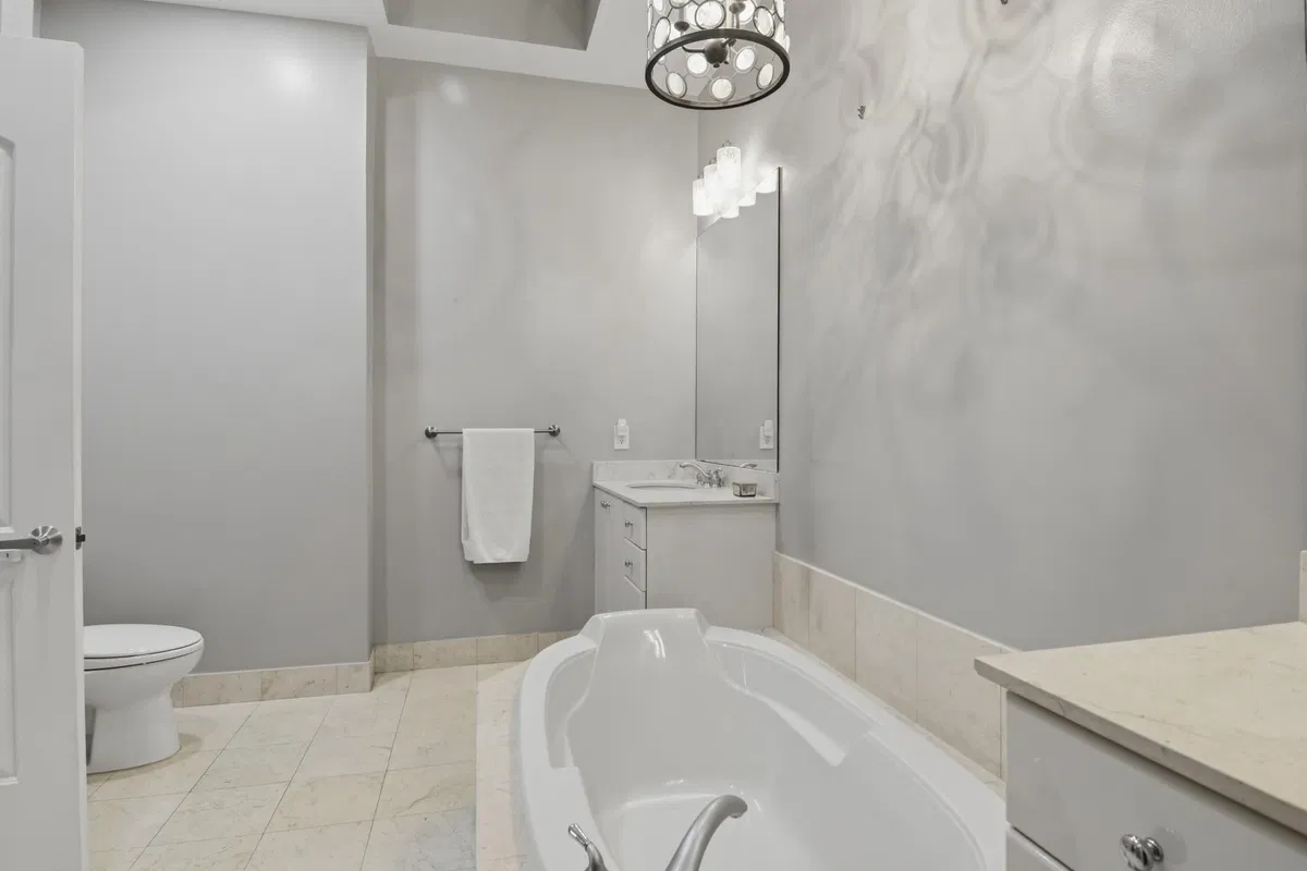One City Plaza Unit 206 photo 16