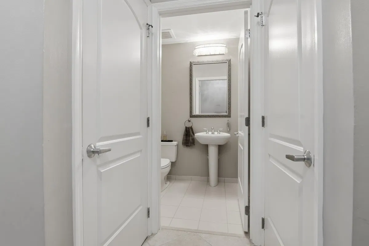 One City Plaza Unit 206 photo 19